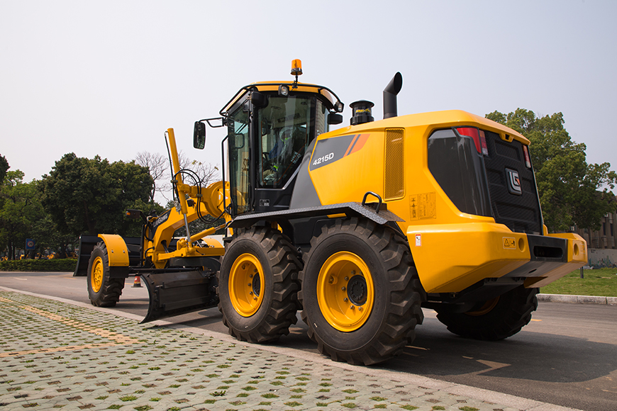 Контент: LiuGong CLG 4215D AWD вошел в обзор самых популярных автогрейдеров на exkavator.ru